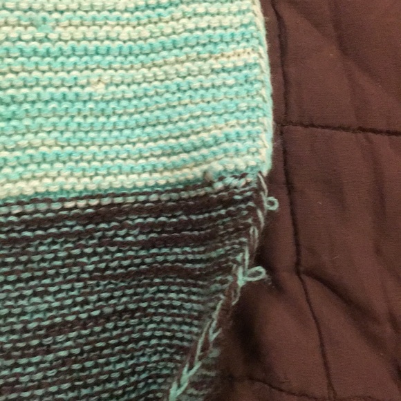 Warm and cozy color block infinity scarf - Picture 4 of 4